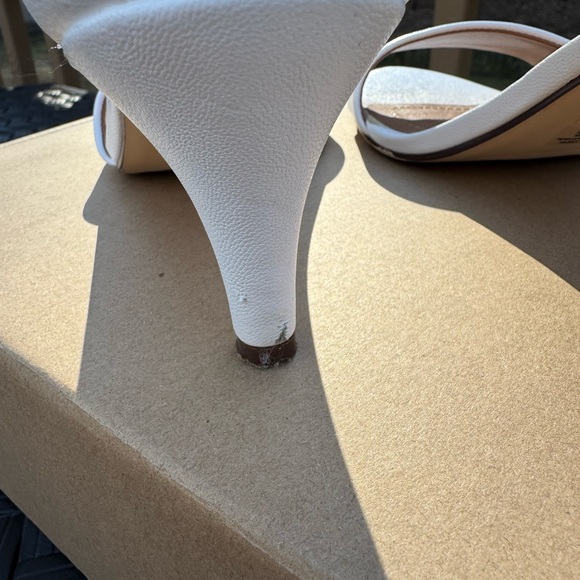 Women's White Kitten Heels size 6 - Picture 5 of 8
